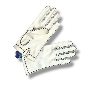 NWT vintage 60s white fabric gloves with black contrast stitching